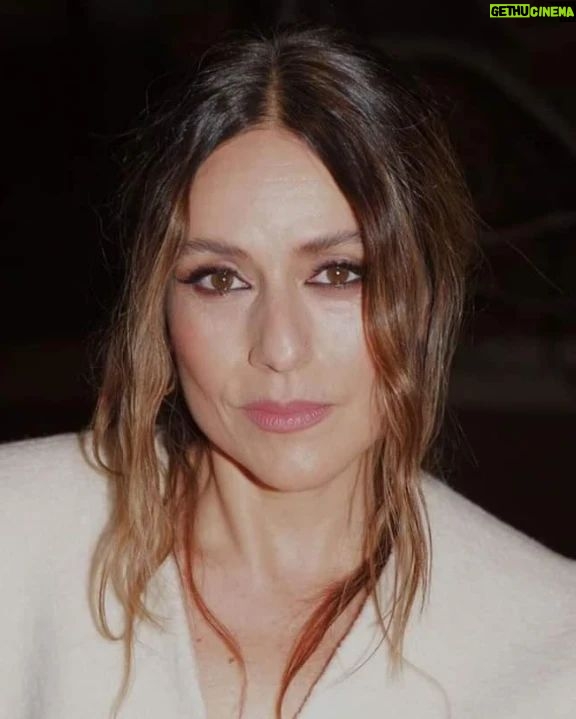 Itziar Ituño Instagram - Make up & hairstyle IVAN GOMEZ.@ivangomez Zoragarria zure makilajea, Ivan🥰 Outfit MAIALEN CAMPAÑA @maialencampana Eskerrik asko, Maialen, bihotzez💜 Santo Mauro, a Luxury Collection Hotel, Madrid