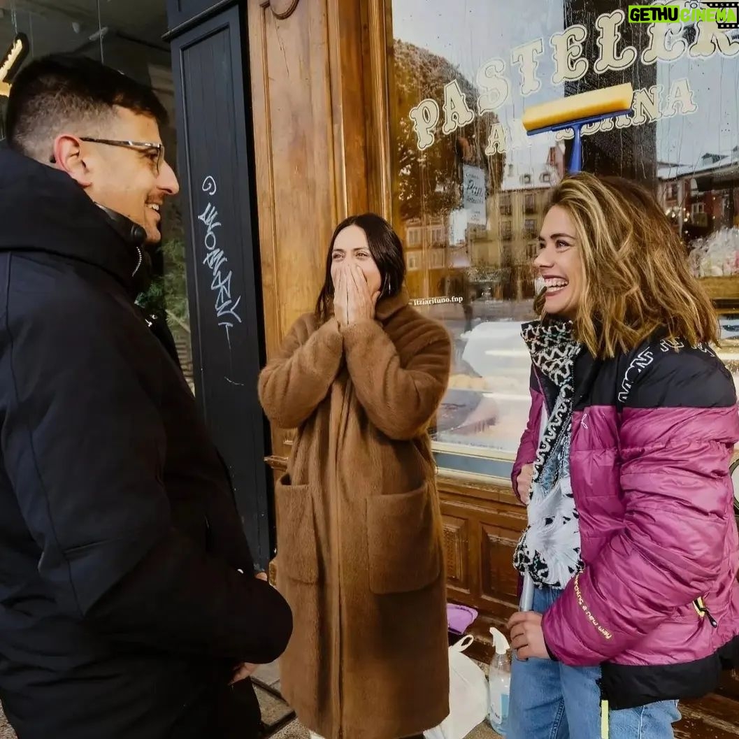 Itziar Ituño Instagram - "AGRIO" ,David Perez Sañudo-ren laburmetraian Patricia Lopez Arnaiz-egaz batera Burgosen. Ze bizipen polita!💫🌟 "AGRIO" el corto de David Perez Sañudo con Patricia Lopez Arnaiz en Burgos. Que experiencia bonita!🌟💫 @davidperezsanudo @patricialopezarnaiz_act Fotos📸 @libretafotografica