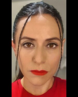 Itziar Ituño Instagram - Forqué sarietan @premiosforque , atzo.
Izendapena nahiko sari.Eskerrik asko.
Mila esker, Alicia @aliciaruedaatelier soineko ederragatik eta make up @ns_management_  pelukerrei be bai (ez naz akordatzen zuen IGaz etiketatzeko, sorry)

En los premios Forqué ayer. Haber estado nominada por INTIMIDAD ya es bastante premio para mí, gracias.
Gracias Alicia por tu vestido maravilloso @aliciaruedaatelier  y a make up @ns_management_  y a las peluqueran (sorry, no me acuerdo de vuestro IG❤️)