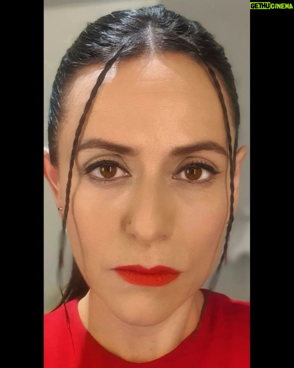 Itziar Ituño - 83.2K Likes - Forqué sarietan @premiosforque , atzo.
Izendapena nahiko sari.Eskerrik asko.
Mila esker, Alicia @aliciaruedaatelier soineko ederragatik eta make up @ns_management_ pelukerrei be bai (ez naz akordatzen zuen IGaz etiketatzeko, sorry)
En los premios Forqué ayer. Haber estado nominada por INTIMIDAD ya es bastante premio para mí, gracias.
Gracias Alicia por tu vestido maravilloso @aliciaruedaatelier y a make up @ns_management_ y a las peluqueran (sorry, no me acuerdo de vuestro IG❤️)