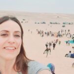 Itziar Ituño Instagram - Loratu ein da basamortu lehorra horrenbeste dignidadez. Jarraitu kantatzen ,dantzatzen, Sahara...askatasun griña bultzada geldiezina da! Beti zeuekaz! Irauten. "Kantatzen duen herria ez da inoiz hilko" @fisahara_2022 Ha florecido éste árido desierto con tanta dignidad. Sigue cantando, bailando, Sahara....no hay motor más imparable que las ansias de libertad! Siempre con vosotr@s! Perdurando. "El pueblo que canta nunca muere" @fisahara_2022 This arid desert has flourished with such dignity. Keep singing, dancing, Sahara...there is no engine more unstoppable than the desire for freedom! Always with you! Enduring. "The country that sings never dies"