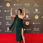 Itziar Ituño Instagram - Domekan, Sitgeseko estrenaurreko aurkezpenean. Pelikula itzela ein dogu munduantzako...GORA HERRI TXIKI TA ZAHAR!✊️✊️💫 El domingo en la presentación de IRATI en Sitges. Hemos hecho un peliculón para el mundo...VIVAN LOS PEQUEÑOS Y VIEJOS PUEBLOS!!💫💫 On sunday in the premier of IRATI. We have done a great movie...yes, we do it! UP THE SMALL AND OLD COUNTRIES!!💫