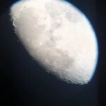 Itziar Ituño Instagram - Atakamako basamortuan zerua hurbilago dago eta bertokoek irakasten dotzue non dauen Alpha Centaurus ta Orion, zenbat satelite dekozen jupiterrek , lau, eta saturnoren eraztun zoragarriaz, zeuk ikusten dozuz ilargiaren azal ganetik niniak paseatu ostean...arina da benetan lurraren mugimendua,ezin dozue imajinatu eta benetan gara txikiak eta harroak metaunibertso hontan. Gure izatea hasperena baino ez da ta gure garrantzia nimiñoa...beraz, goza dezagun txikitasun horretaz bizirik gauzen bitartean!🌖/ En el desierto de Atacama el cielo está más cerca y l@s de aquí te enseñan donde está Alfa Centauro y Orión, cuantos satélites tiene Júpiter , que tiene cuatro, y sobre el magnifico anillo de Saturno ,y los ves depues de haber paseado las pupilas por la superficie de la luna...que rápido se mueve la tierra al rotar, no lo podeis ni imaginar ,que pequeñ@s y que arrogantes somos en éste Metauniverso. Nuestra existencia es un suspiro y nuestra importancia mínima...entonces, disfrutemos de nuestra pequeñez mientras estemos viv@s! In the Atacama desert the sky is closer and the people here show you where Alpha Centauri and Orion are, how many satellites Jupiter has, which has four, and about the magnificent ring of Saturn, and you see them after having walked the pupils on the surface of the moon... how fast the earth moves when it rotates, you can't even imagine, how small and how arrogant we are in this Metauniverse. Our existence is a sigh and our minimum importance...so, let's enjoy our smallness while we are alive!