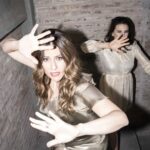 Itziar Ituño Instagram - Eskaileretan. Argazki sesio zoragarria Buenos Airesen , Pao @paodessaner -ren eskutik (make up/pruducer) , Martina @martinavictoria.z argazkilari zoragarria eta Laura Azcurra @lauraazcurra lagun handiarekin. "Gente" aldizkariarentzako elkarrizketa be badago😉 Mila esker, andereak🥰🥰🥰/ Escaleras. Hermosa sesión de fotos en Buenos Aires, con tres minones Pao @paodessaner (make up /producer), Martina @martinavictoria.z fantástica fotógrafa y mi gran amiga Laura Azcurra, mi vasca porteña hermosa. @lauraazcurra . Tambien hay una entrevista en la revista "Gente". Mil gracias, señoras! 😘😘😘