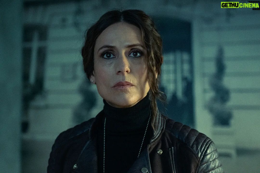 Itziar Ituño - 153.9K Likes - Gaur ikusgai Netflixen BERLIN.7. Eta 8. ataletan
@netflixes @lacasadepapel
Aktoresa bi hauekaz lana eta denbora partekatzeko plazerra izan nuen Rachel eta Najwa. Handiak zarete, lagunak,eta maite zaituztet.
Hoy a vuestra disposición en Netflix @netflixes
BERLIN,cap 7 y 8. Tuve el enorme placer de compartir curro y tiempo con éstas dos pedazo actrices, Najwa @najwanimri y Rachel @rachel_lascar .
Que grandes, amigas,se os quiere.
Ez galdu!☄️
