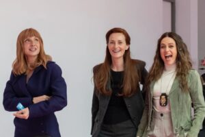 Itziar Ituño Instagram - Gaur ikusgai Netflixen BERLIN.7. Eta 8. ataletan @netflixes @lacasadepapel Aktoresa bi hauekaz lana eta denbora partekatzeko plazerra izan nuen Rachel eta Najwa. Handiak zarete, lagunak,eta maite zaituztet. Hoy a vuestra disposición en Netflix @netflixes BERLIN,cap 7 y 8. Tuve el enorme placer de compartir curro y tiempo con éstas dos pedazo actrices, Najwa @najwanimri y Rachel @rachel_lascar . Que grandes, amigas,se os quiere. Ez galdu!☄️