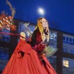 Itziar Ituño Instagram - Neguko solstizio zoriontsue danoi!! "Ta eutsi zan zeruan zehar Eguzkia joan eta gero. Libre izateko haiz jaioa. Mari, ez zara izango niretzat. Nire ametsetan ginen Biok tximisten lagun Baina argi da hori zela Soilik umeen ipuin. Ta eutsi zan zeruan zehar Eguzkia joan eta gero. Leihotik dut ikusi ekaitza Ta pentsa bapatean Hor sugar damatxoarekin Gaur berriro larrutan." SU TA GAR @sutagarofizial Eskerrik asko, Eneko, sugaar maitia barriro be ni une batez jainkosa izendatzeagatik, itzela izan da, espezial❤️🐍