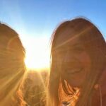 Itziar Ituño Instagram - Gràcies infinites per aquest meravellós cap de setmana, la Carme i la Laia. De sol, de pau i paisatges, d'obrir-nos les portes de la casa a la cursa per un món millor. Un quilòmetre, una vida. Eskerrik asko asteburu zoragarri honengatik, Carmeeta Laia. Eguzkiz, bakez eta paisaiez beterikoa. Etxeko ateak zabslik dituzue mundua hobetzeko lasterketan. Kilometro bat, bizitza bat. #fudacionvicenteferrer