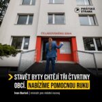 Ivan Bartoš Instagram - Rozprodat obecní byty byla chyba! Po revoluci přešly na města a obce stovky tisíc bytů, v podstatě všude se ale velká část z nich dostala do družstevního a osobního vlastnictví. Často nebyly prostředky na rekonstrukce i správu a peníze z prodeje uvítal obecní rozpočet. Co si budeme nalhávat, občas si určitě přilepšily nejen veřejné rozpočty. O čachrech s obecními byty se toho napsalo spoustu. A zdaleka nejde jen o 90. léta – privatizační vlny mnohde pokračovaly až donedávna. Teď obcím byty zoufale chybí – v průzkumu nám vyšlo, že nespokojených je jich se svým bytovým fondem 69 %. Výsledkem je, že samosprávy nemají nástroje, jak krotit vysoké nájmy. Nedostatek nájemních bytů taky vede k tomu, že se lidé těžko stěhují za prací, a to škrtí ekonomiku. Chybí bydlení například pro hasiče, lékařky nebo učitele. Skoro tři čtvrtiny obcí s tím chtějí něco dělat a začít byty stavět nebo opravovat. MMR už letos dalo skrze Státní fond podpory investic na výstavbu přes miliardu a v dalších letech to bude 8 miliard korun z Národního plánu obnovy. Nabídneme samosprávám experty na přípravu projektů a finančně podporujeme i vznik projektové dokumentace. Nový stavební zákon přináší urychlení, zjednodušení stavebního řízení a zlevňuje výstavbu. Další nástroje obcím nabídne zákon o podpoře v bydlení. MMR rozjíždí komplexní bytovou politiku, která v porevolučním Česku nikdy nebyla. #bydleniprozivot