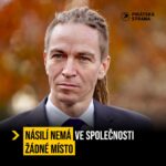 Ivan Bartoš Instagram - Chápu rozhořčení nad rozsudkem k pravidelnému znásilňování nezletilé dívky nevlastním otcem. Příšerný případ se musel hluboce dotknout každého člověka, který má srdce. Není spravedlivé, aby za takto za ohavný trestný čin odcházel pachatel jen s podmínkou. Je to frustrující. Soudy rozdávají obří tresty za pěstování pár kytek konopí, a pak jsou tu násilné trestné činy, u kterých jsou zcela běžné benevolentní rozsudky. Více než polovina trestů za znásilnění jsou totiž v Česku podmíněné. Sexuální násilí musíme nejen adekvátně trestat, ale také mu efektivně předcházet. Jako Piráti dlouhé roky bojujeme za redefinici znásilnění, ratifikaci Istanbulské úmluvy a v neposlední řadě za otevřenou společenskou debatu, která je dodnes značnou částí společností považováno za tabu.