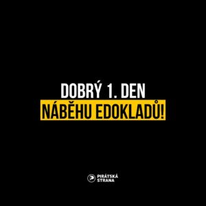 Ivan Bartoš Instagram - Dobrý 1. den náběhu eDokladů. 🥳 Víme o občasných problémech s prihlašováním, které start eDokladů provází a na jejich odstranění usilovně přes víkend pracuje DIA spolu s dodavateli, aby vše fungovalo jak má.

Start velkých komerčních projektů mívá vždycky uměle omezenou účast. Do gmailu se na začátku mohlo pouze na pozvání, podobná omezení měl při startu i facebook a další digitální služby. Jejich zřizovatel si tím zajišťuje pozvolný růst uživatelů. Dělá se to i jinde: do velkých letadel lidé nastupují postupně podle čísla sedadel. 

Stát samozřejmě takovou možnost nemá. Nemůžeme spustit služby pouze na pozvání, nebo třeba podle počátečního písmene příjmení v abecedě. Nejdříve A až P, pak R až Z... Může tak dojít k občasnému přetížení.

Aktuálně je chybových asi 1 % registrací. Jak už jsem psal výše. Všechny týmy jsou už od včerejšího večera v pohotovosti a všechny dílčí problémy neustále řeší. I díky zpětné vazbě od lidí, za což všem děkuju. 🙏❤️