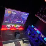 Ivan Bartoš Instagram - E-Sport again? 👽❤️ Díky organizátorům za pozvání na Finále “Střet Vyvolávvačů” - League of Legends do mé oblíbené Smíchovské SPŠ a gymnázia. Byl to super mix event. S rodinou jsme si to užili. 🐻👍 A díky studentům za “doprovodný program” a panu řediteli, kterej se akce účastnil. Tahle škola je známá svým dynamickým přístupem ke vzdělávání, řadou oborových aktivit a inovativními projekty. Proto 2x Smíchovská SPŠ a gymnázium