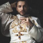Ivan Krishtoforenko Instagram - Кто настоящий Папа покажет время! Да хранит вас то, во что вы верите. Foto @markelova___v Style @_shura_style