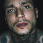 Ivan Krishtoforenko Instagram - Bonjour друзья я Иван и мне 30 лет. В детстве я очень любил петь, но родители отдали меня на танцы. С тех пор наверстываю упущенное, скоро новый клип. Фото @ah_leto