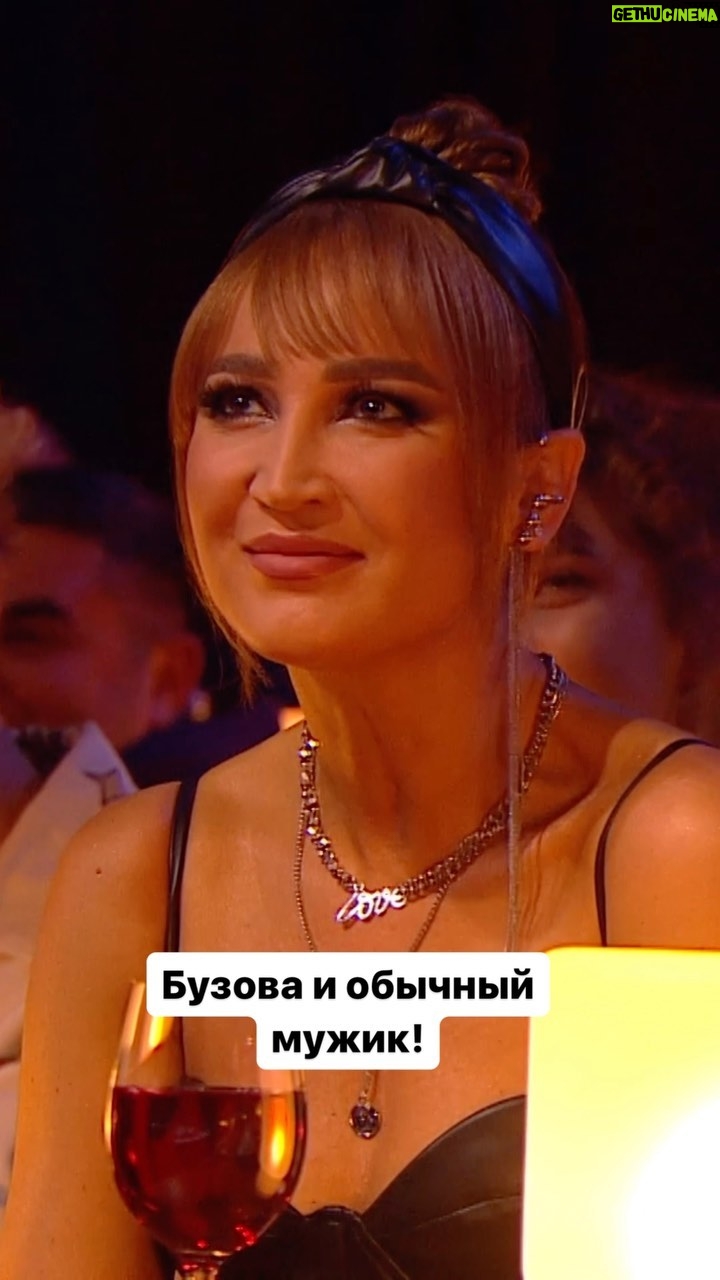 Ivan Polovinkin Instagram - Если Бузова найдет обычного парня! #comedyclub #tnt #половинкин #бузова #девушки #приколы #прикол #юмор #humor