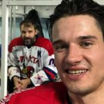 Ivan Zhvakin Instagram - Хочу поделиться секретом, а может очевидным фактом: никто из парней сериала «Молодежка» не родился на льду. Мы много тренировались и много работали над собой. Порой играли после тренировок. Но мой дебют, как хоккеиста на настоящем льду, а не в кино, случился, не поверите, только недавно. Три полных периода на показательном матче во Владимире! И эмоции от этого матча просто не передать словами в одном коротеньком посте! Мы играли с командой, где каждый игрок – профессионал. Более того, в нашей команде играли два олимпийских чемпиона – Евгений Давыдов и Василий Первухин! Я чувствовал нереальный прилив адреналина и спорт на пределе возможностей. Игра в хоккей – это вам не съемки игры в хоккей. Профи знают, как распределять силы на площадке: где рвать, а где шайба не твоя. Я же играл «на максималках» весь матч. В итоге язык на плече, эмоции на грани. Мы победили! Я был полезен команде!🧐 Ну, по крайней мере, я так думал😅 Но всё равно был по-настоящему счастлив! После стольких лет мне захотелось проверить себя и я нисколько не пожалел. #иванжвакин #хоккей