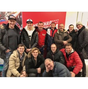Ivan Zhvakin Instagram - Долгожданный пост про Молодежку 

Вы задали мне очень много вопросов, я выбрал самые популярные и ответил на них 

Если пропустил ваш вопрос, напишите в комментариях, отвечу там ⬇️

❓Как мы попали в сериал? Как проходил кастинг? 

Кастинг проходил масштабно, охватывал несколько городов. 

Даже из регионов можно было поучаствовать: прислать видео, на котором катаешься на коньках 

Я просто пришёл на пробы, после которых меня утвердили. Вот и вся история 🙈

Для съёмок мы тренировались 3 раза в неделю, чтобы быть готовым к нагрузкам. Все сцены на льду снимали отдельно, по 12 часов в день

Сильно уставали, падал иммунитет. И тут  отдельное спасибо продюсерам: нас снабжали витаминами и, если необходимо, лекарствами. 

Как итог, практически не выпадали из строя, хорошо себя чувствовали

❓Будет ли 7 сезон?

Я ничего не слышал

Но если вдруг меня позовут сниматься в полном метре, я конечно соглашусь 

Может что-то подобное и родится, главное, чтобы зритель был заинтересован 😉

❓С кем общаюсь из актёров молодежки? 

На время съёмок все находили общий язык. До сих пор пытаемся поддерживать связь 

❓Какие эмоции я получил от проекта? 

Очень рад, что оказался частью чего-то грандиозного

Берет гордость за такой проект. Именно в этой стране, про этот спорт, с такой подачей, в таком формате 

Жду ваши вопросы, если остались 😉