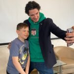 Ivan Zhvakin Instagram - На майских не теряю время зря! Я снова побывал на сборах детского лагеря «Звезда хоккея»! На этот раз в Чебаркуле)) Отличная спортивная база со всеми удобствами и неслабые тренировки на ледовой арене для будущих чемпионов!)💪 Лесной Бор, свежий воздух, Игры, просмотры фильмов и приглашённые звездные лица!😅) Дети довольны - служба идёт😌 Ну, и родители время зря не теряют😁) Были когда-нибудь на спортивных сборах, как впечатления/ воспоминания?! #иванжвакин #звездахоккея #молодежка #чебаркуль #сборы Chebarkul