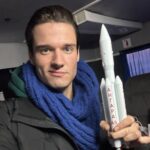 Ivan Zhvakin Instagram - С Днём космонавтики дорогие друзья! Недавно выпала честь побывать на космическом аэродроме в Плесецке!) Я стоял рядом с героями России и в живую общался с людьми, которые покоряют космос!!) Маленькая мечта каждого мальчика стала еще ближе!🚀 Летали с коллегами-артистами поздравить военнослужащих с профессиональным праздником! А получился праздник и для нас!) Не каждый день может выпасть такое счастье — побывать в месте, где запускают в космос ракеты! #иванжвакин