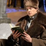 Ivan Zhvakin Instagram - Сегодня международный день 📽Кино (127 лет). Всех киношников, а также продюсеров и всех причастных к этому событию, я от всей души поздравляю с «киноднем»!!) Пусть всё, что создается за кадром, прекрасно воплощается в самом кадре и наоборот!!😁🔁)) А на фото — съемки в проекте «Все в сад»! Скоро и к вам приеду))🎠 #иванжвакин #денькино Царицыно (музей-заповедник)