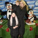Iveta Lutovská Instagram - Světelná výstava @winterwonderlandcz 💡 - dávám sem jako tip na moc hezký rodinný výlet 😉 #tipnavylet #vystava #svetylka #zazitek Praha-Letňany