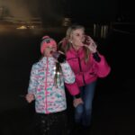 Iveta Lutovská Instagram - Vydržela! 🕛 (...jen jsem zapomněla připravit skeničku na rychlý špunty🍾 - ale hravě si poradila🤭😀🤭...) Přeju nám i vám hodně zdraví, trochu toho štěstí a hlavně hodně pohody a klidu🙏! Od roku 2023 jsem si slibovala víc, o to víc se těším, že mi to ta dvacetčtyřka vynahradí🙌☺️🙌 Takže vzhůru a s chutí do nového roku!🏃‍♀️‍➡️ #2024 #nazdravi !
