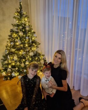 Iveta Lutovská Instagram - Krásné a klidné Vánoce! 💫💫💫