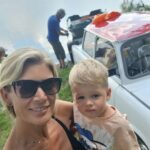 Iveta Lutovská Instagram - "To je dost, táto, žes nás taky vyvez!"🚙🛶🐟😆 #trabant #clun #jakumore Dvořiště, Smržov