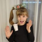 Iveta Lutovská Instagram - ...a jak chodí do školy vaše dítě?! 🤭 #DenÚčesů ... jsem zvědavá, jak s tím zvládne tělocvik🤪