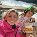 Iveta Lutovská Instagram - Dámská jízda 👭... sníh chybí, ale odhodlání ne🎿😀 #lyzovacka #lipno Lipno