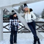 Iveta Lutovská Instagram - Dnes si hrajem na modelky🫢. V oblečení z @davidsportcz to jde samo...🤩 #spindl #nahorach #mydve Spindleruv Mlyn