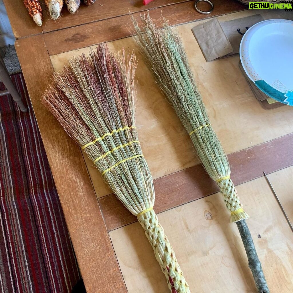 Ivy Winters Instagram - Adventures in broom making part 2! I loved this project and can’t wait to make more…. Might turn my mud room into a broom parking garage for all my flying friends 😛 Any broom makers out there? #broomcorn #broommaker #broom #kitchenbroom #cobbroom #cobweb #diy #weave #broomstick #halloween #flyaway
