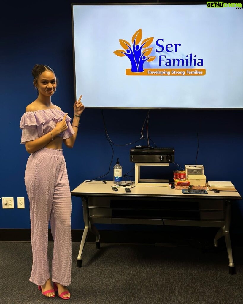 Izabela Rose Instagram - I’m so excited to partner up with @serfamiliainc we have some exciting things coming ATL #serfamilia Ser Familia, Inc