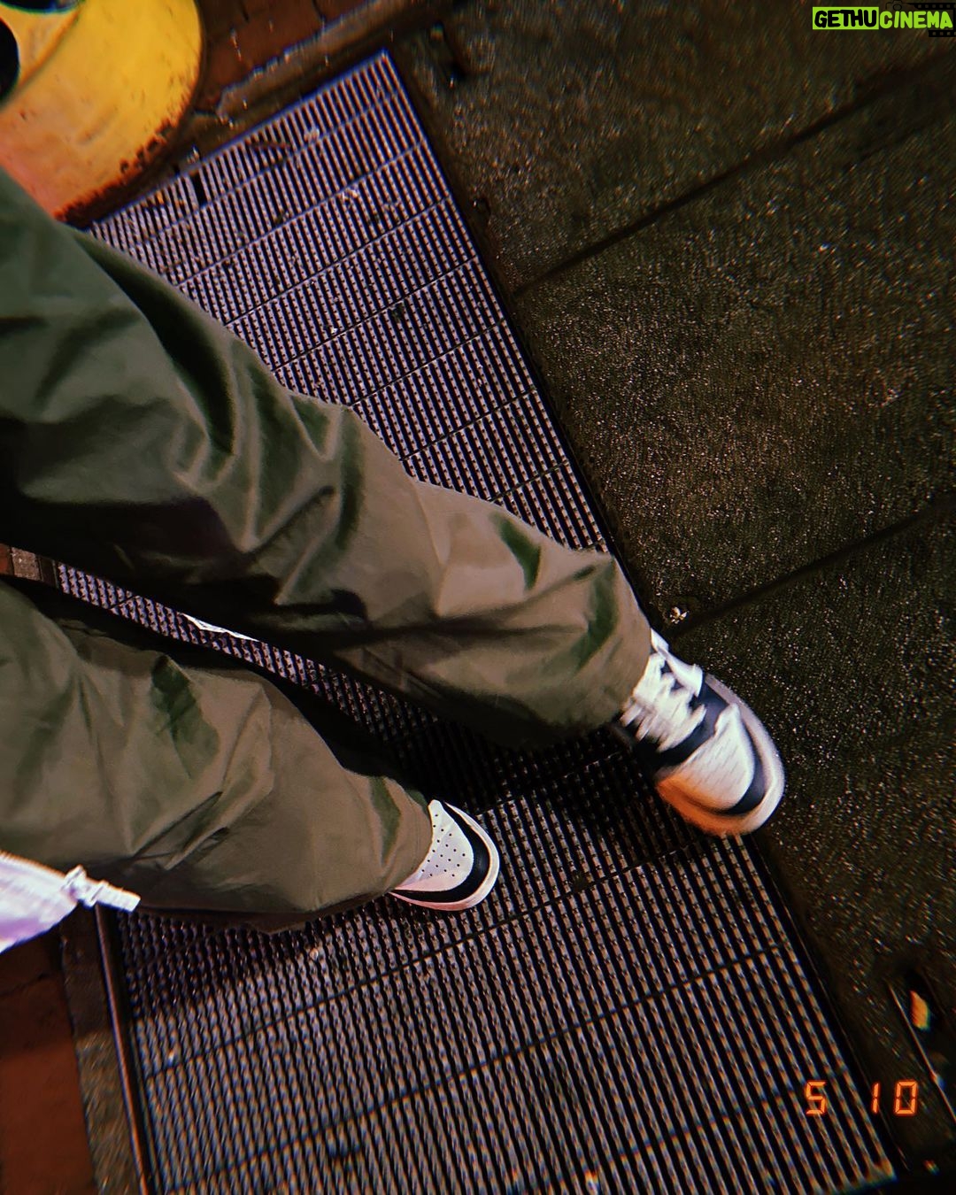 Izabela Rose Instagram - He said I like your jeans it matches me.