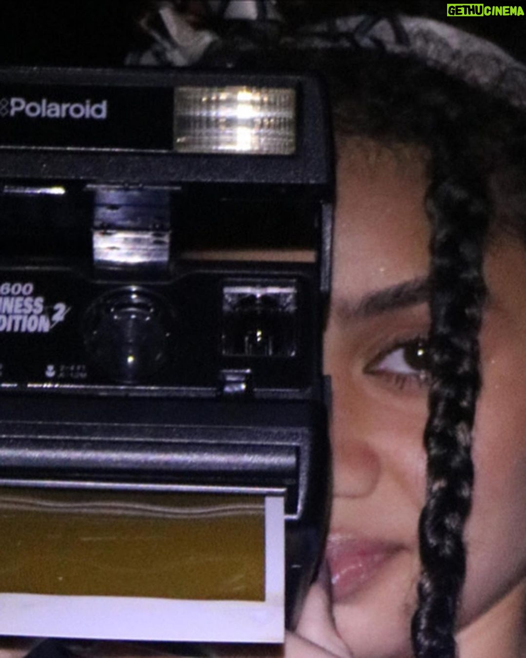 Izabela Rose Instagram - Artsy farty and me π§πΆβ¨ Song Credit ( Corinne Bailey Rae- Just like a star )