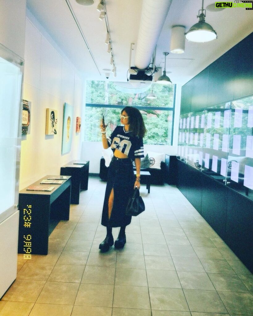 Izabela Rose Instagram - ⌚️🖤 G-Shock Store, Soho