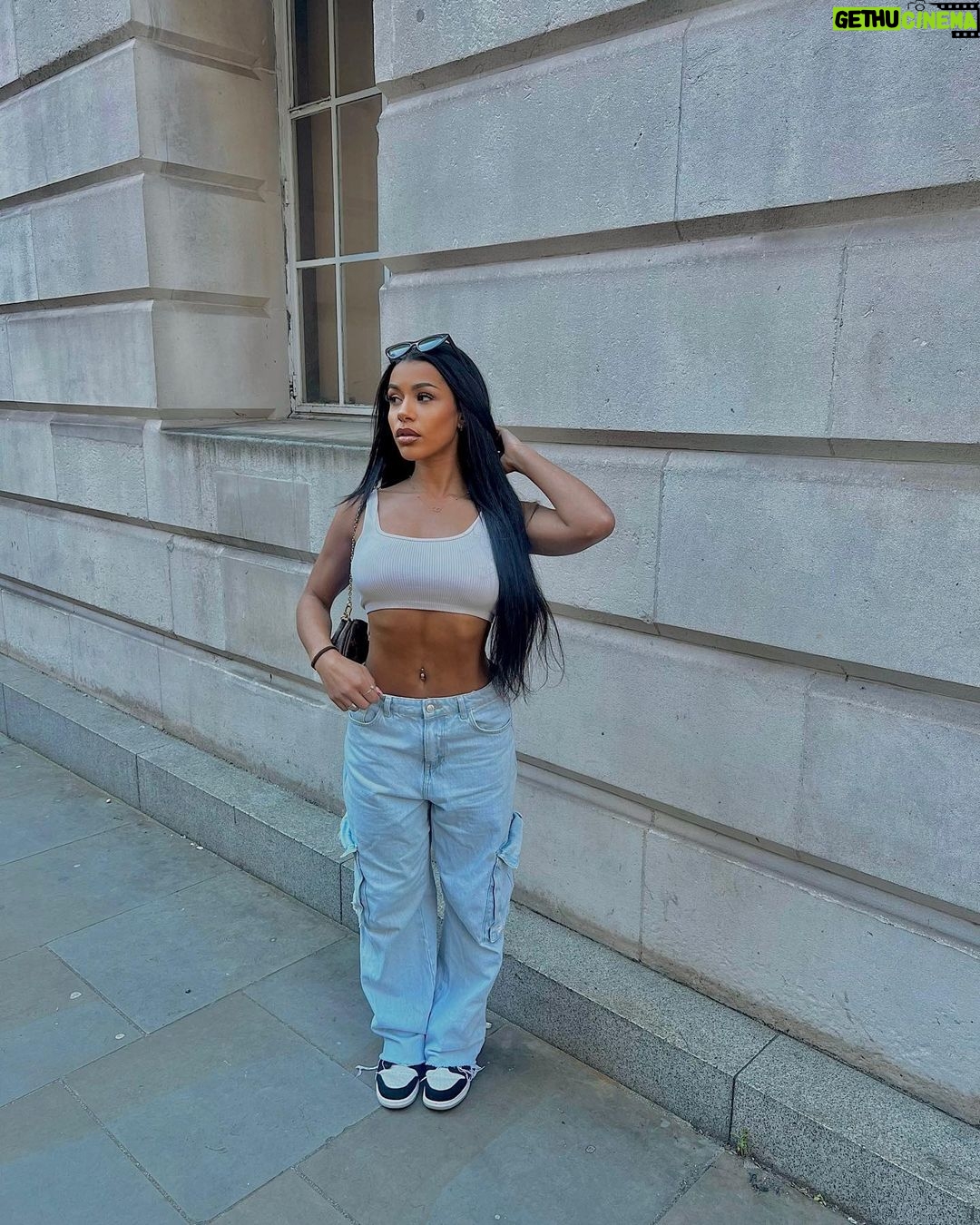 Izzy Fairthorne Instagram - Come and rescue me 🦋 Manchester, United Kingdom