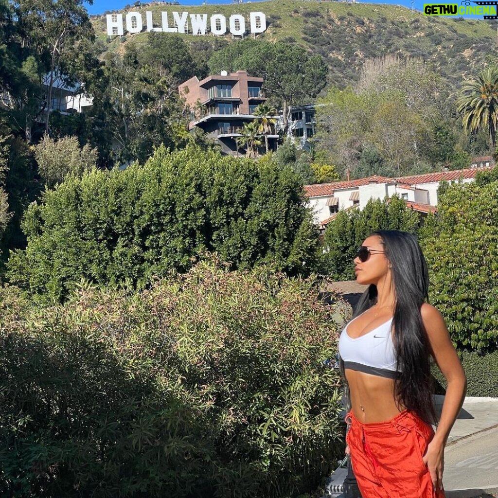 Izzy Fairthorne Instagram - Tourist energy Hollywood