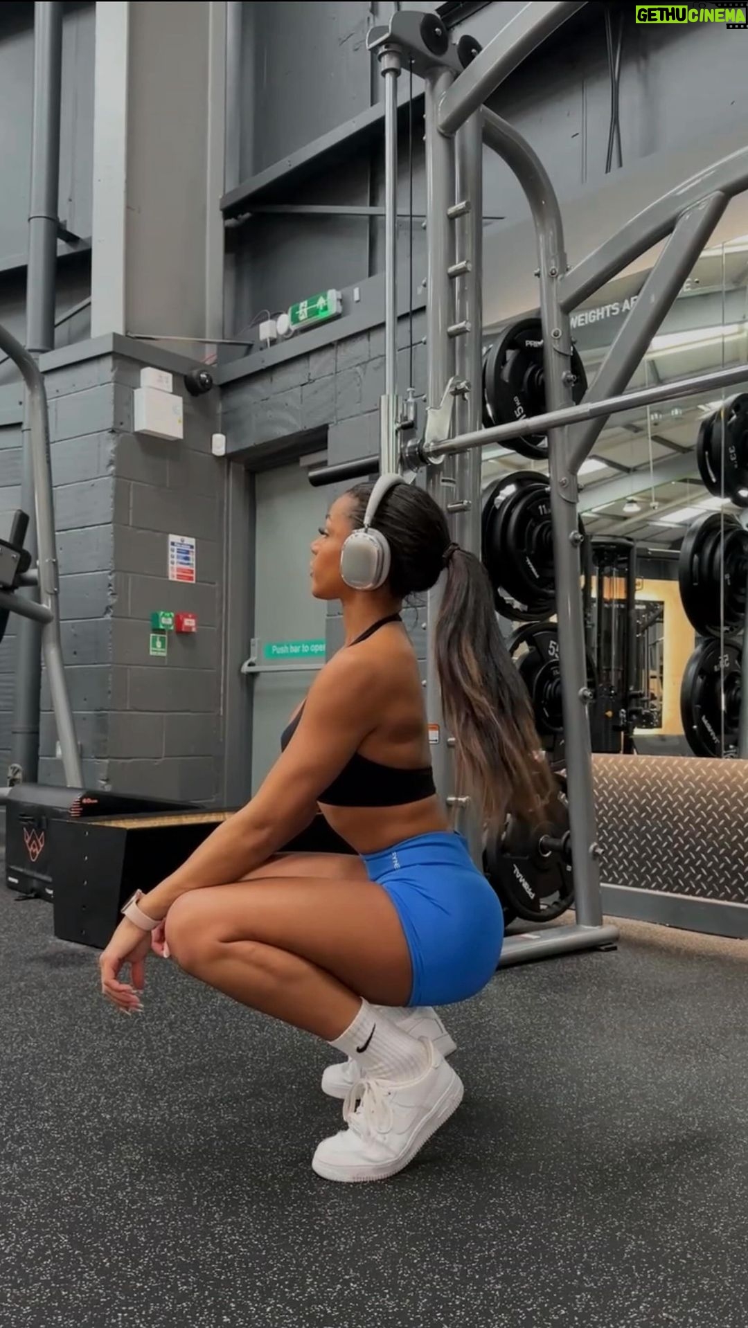 Izzy Fairthorne Instagram - girl math is real💅🏽 Gym fit @dfyne.official dc IZFAIRR