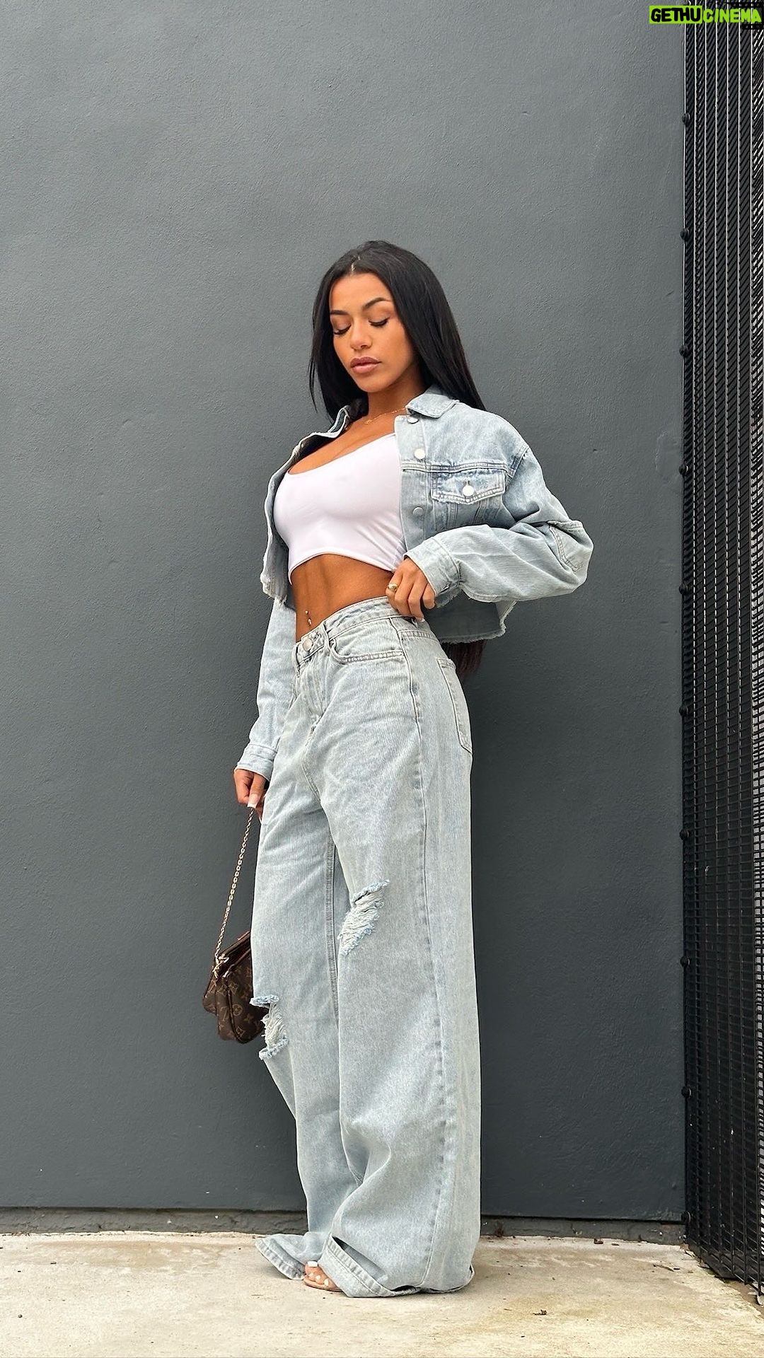 Izzy Fairthorne Instagram - Anything denim >>> 50-85% off everything on @FashionNova ✨ ad