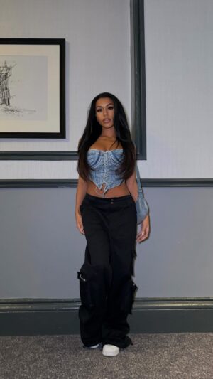Izzy Fairthorne Instagram - if you’re not vibing to music the whole time you get ready we can’t be friends💅🏽 

Fit is @FashionNova #ad