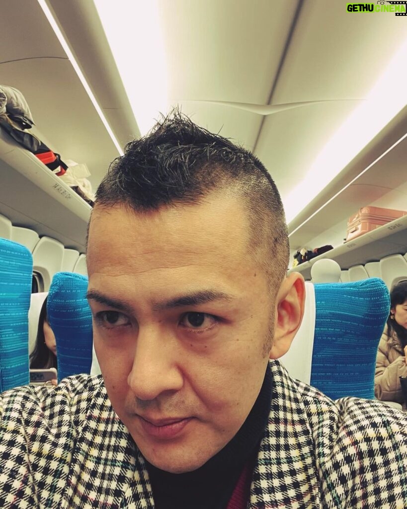 J-REXXX Instagram - モヒカンの形を変えてみた💇‍♂️ 奈良の散髪屋のおっちゃんに感謝💪