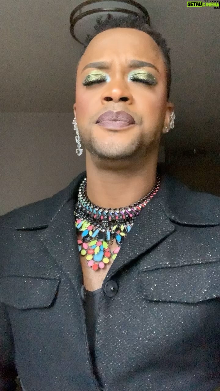 J. Harrison Ghee Instagram - #wednesdaywindowworship this has been in my spirit all day as I prepared to go see The Life @nycitycenter directed by @theebillyporter. I can’t express how excited I am for tonight and all the talent on that stage! #dassit