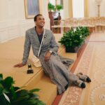 J. Harrison Ghee Instagram - In honor of International Non-Binary People’s Day, Tony Award winner J. Harrison Ghee sat down with Broadway Direct to reflect on following up Tony night with a visit to the White House the next morning, a month after the whirlwind experience. Head to Broadway Direct for the full story! 📸: @jennyandersonphoto