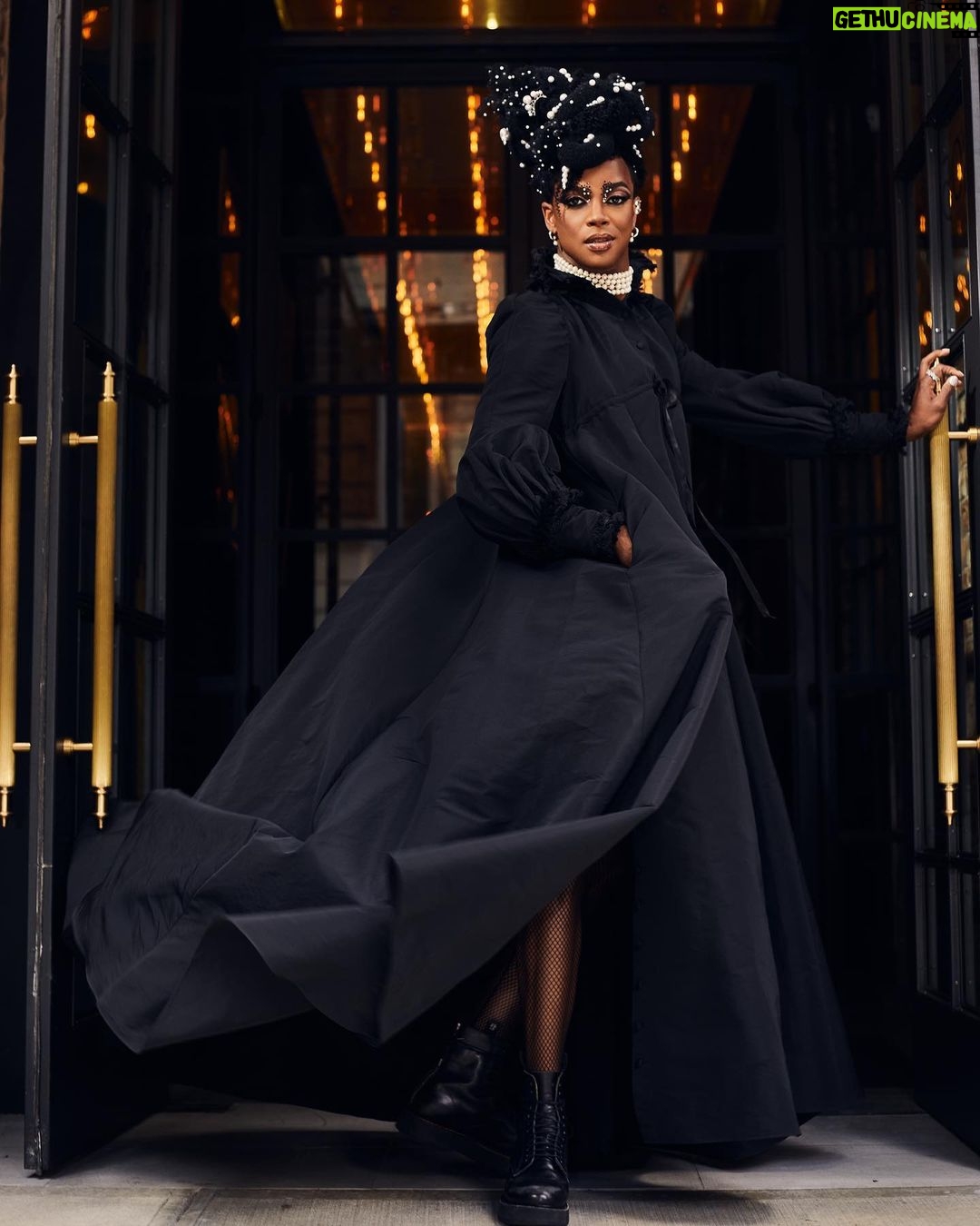 J. Harrison Ghee Instagram - Iβm in an era of welcoming the warmth, abundance and beauty of life to the fullest. Thereβs no time to wait for permission from anyone to live out loud. π· @benjaminriveraphotography π @dallasdoll702 ππΎββοΈ @caitlinmolloy.hair assisted by @outspoken_panda_ π @wiederhoeft_ @voguemagazine #metgala #alineofbeauty #freeyourselftoseeyourself #dassit
