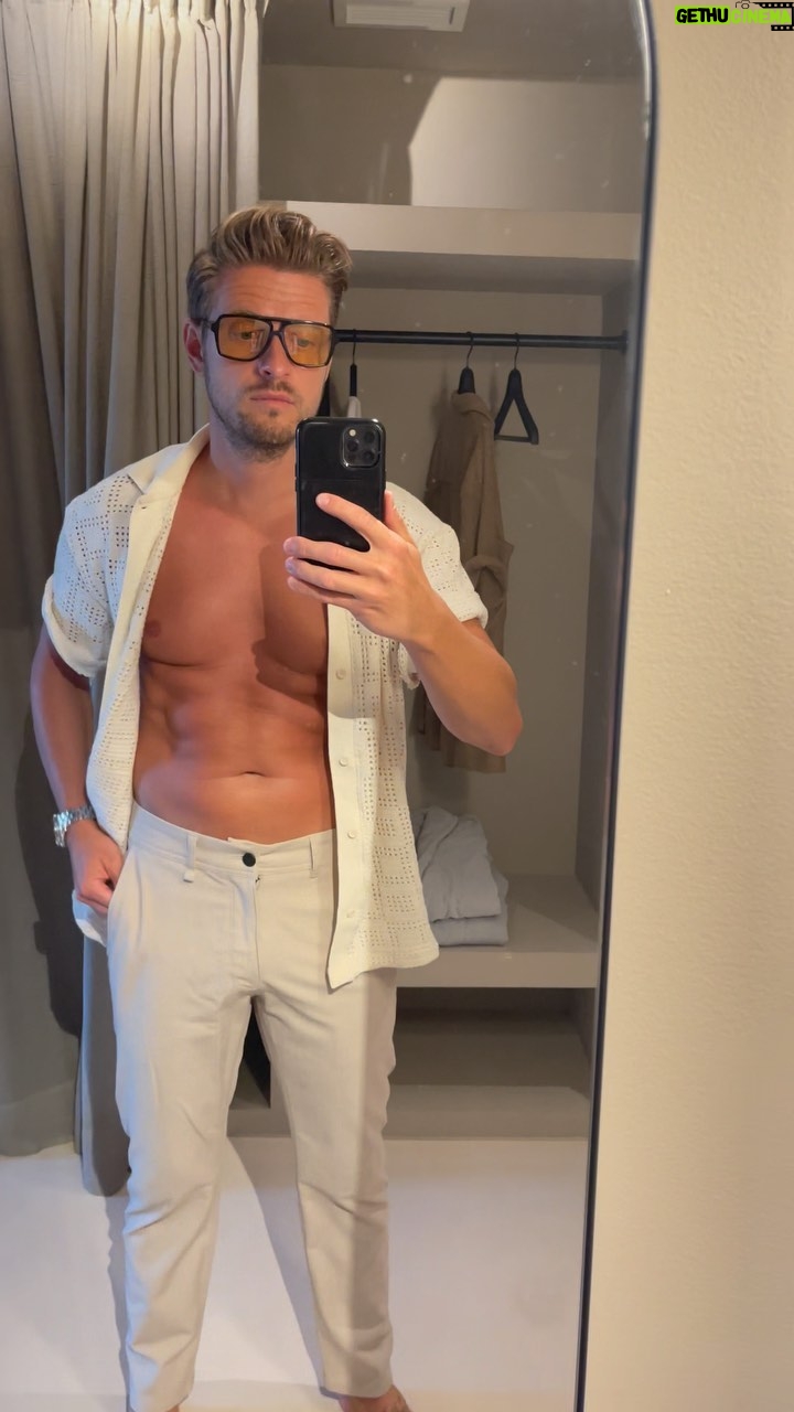 Jörn Schlönvoigt - 8.9K Likes - Summer outfit is ready #travel #fashion