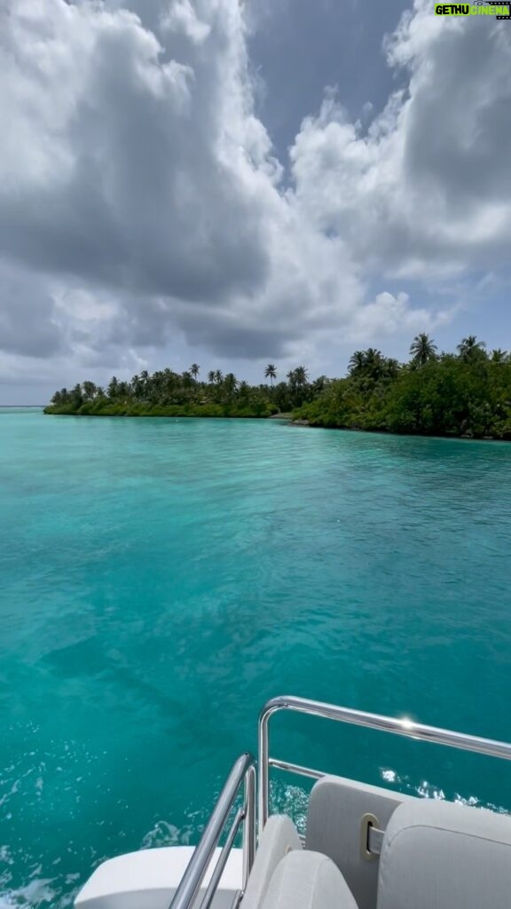 Jörn Schlönvoigt Instagram - Arriving in paradise #travel #maldives #yacht