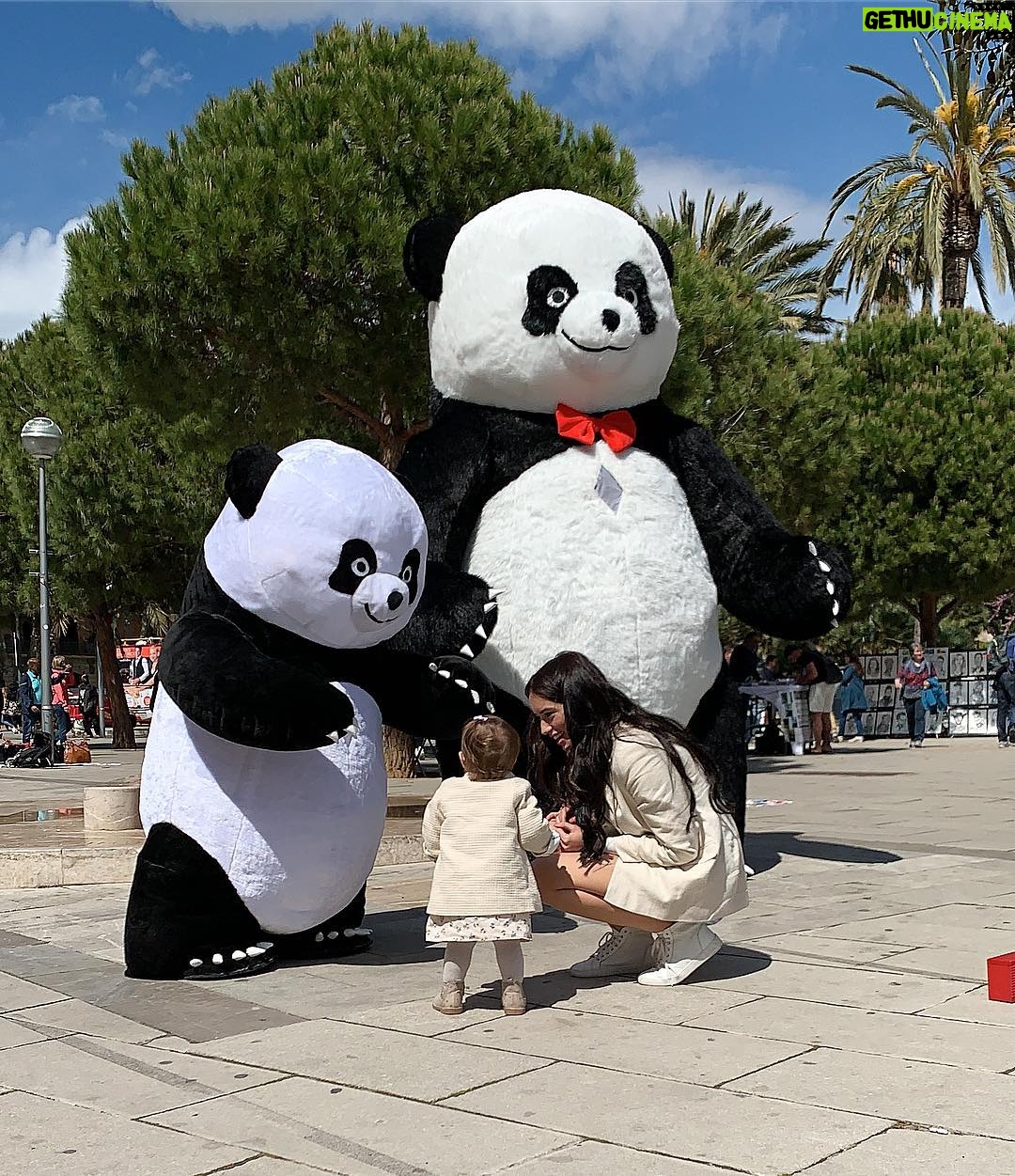 Jörn Schlönvoigt - 9K Likes - Delia‘s new best friends #panda