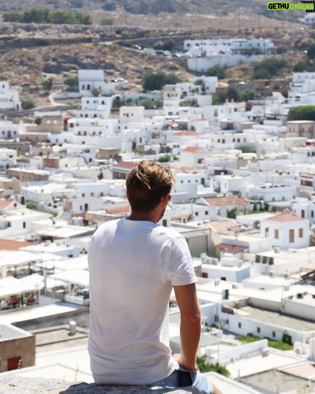 Jörn Schlönvoigt - 7.4K Likes - 35 deGreece #lindos #griechischerwein #travel