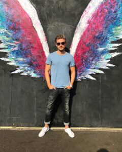 Jörn Schlönvoigt Instagram - #stehtmiroder ;-)? #ichKannsTragen #losangeles #artdistrict Arts District of Los Angeles